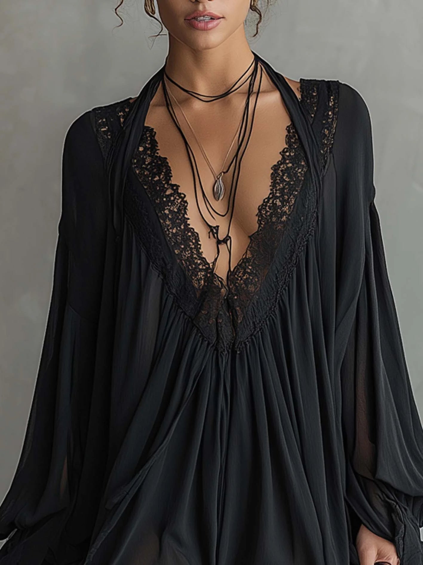 Giulia | Minivestido negro con encaje