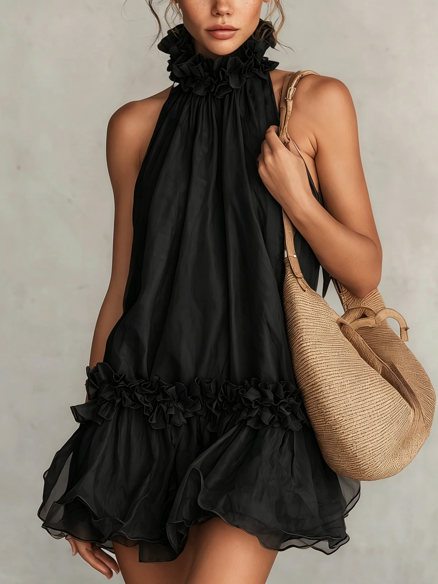 Aurora | Minivestido negro con holanes