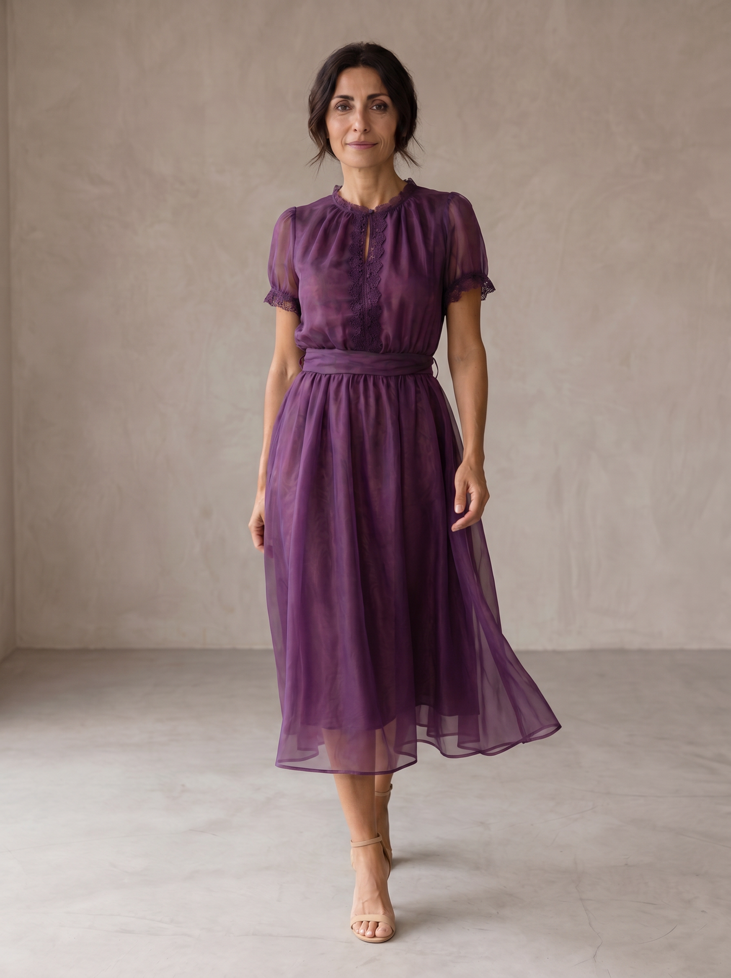 Flavia | Vestido Maxi con Escote Gota y Bordado de Encaje Chiffon